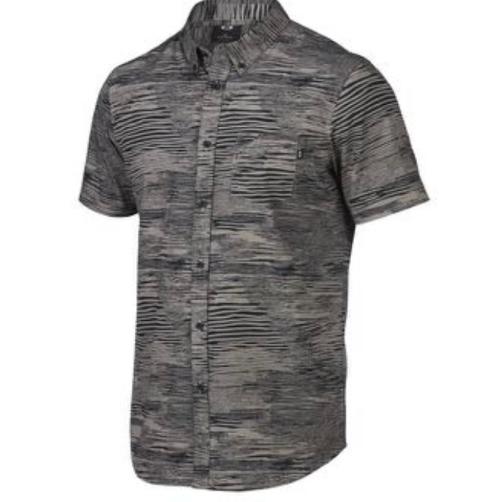 NWT Oakley short sleeve button shirt